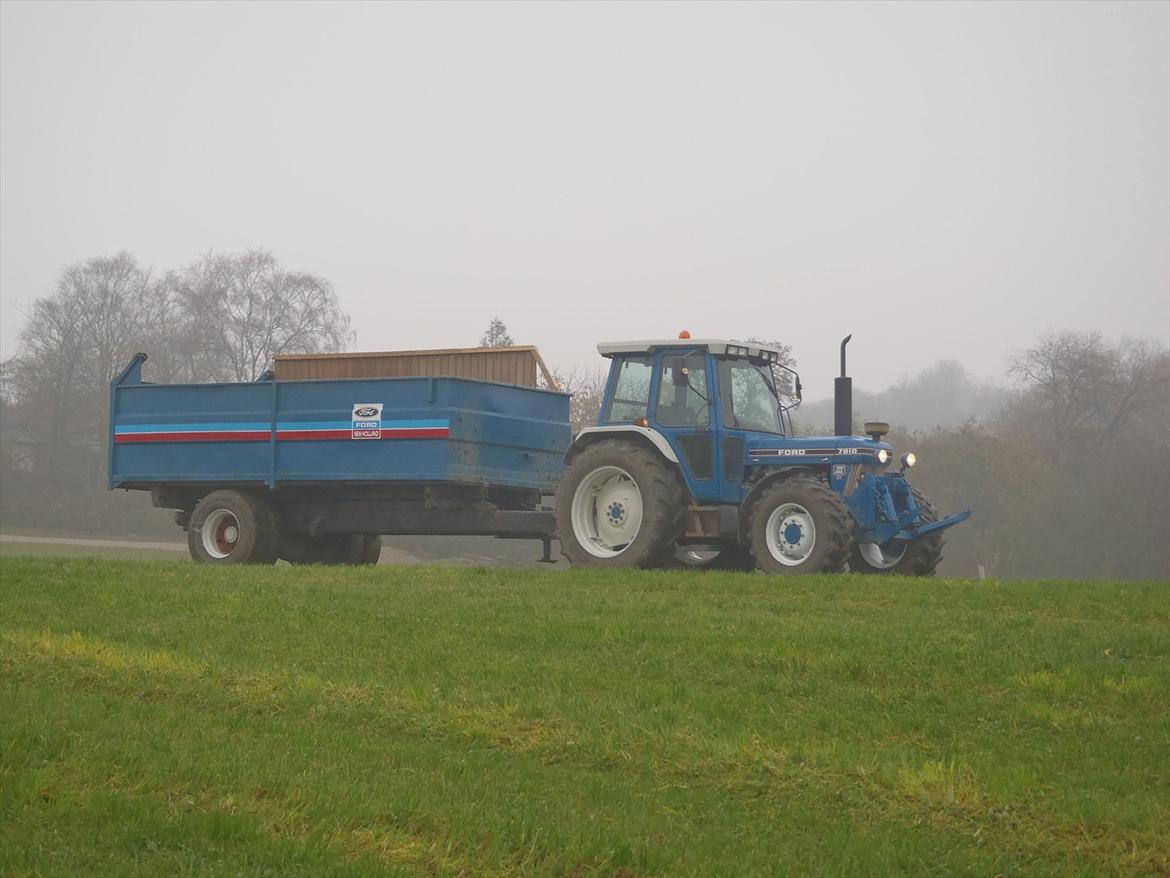 Ford 7810 generationIII - 7810 kører græs fra. billede 11