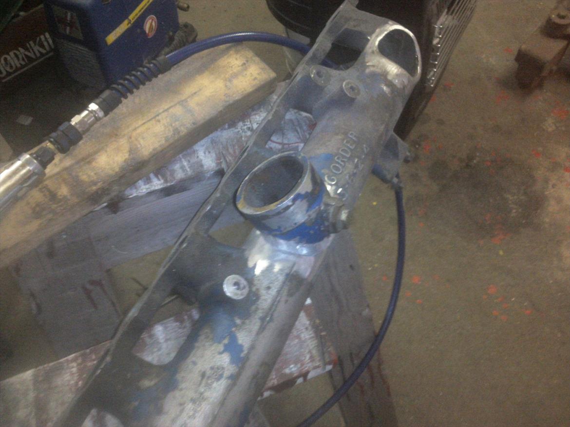 Ford TW  10 - Studsen skal lige flytes hen i midten så sidder den bedere for turboen. billede 16