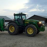 John Deere 7920