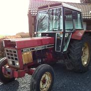 International Harvester 844 S