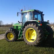 John Deere 6600