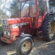 International Harvester 844 XL