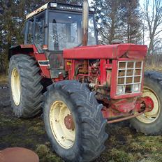 International Harvester 1255 4wd