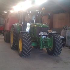 John Deere 6930