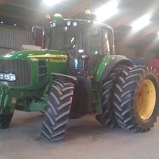 John Deere 7530