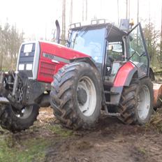 Massey Ferguson 8110