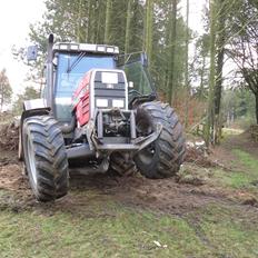 Massey Ferguson 8110