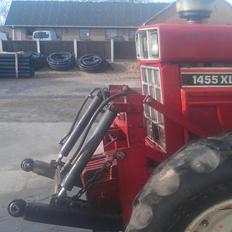 International Harvester 1455XL