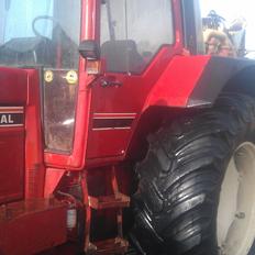 International Harvester 1455XL