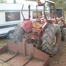 International Harvester 276