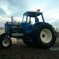 Ford 8700 ( Blue Digger )