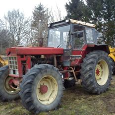 International Harvester 1255 4wd