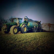 John Deere 8530