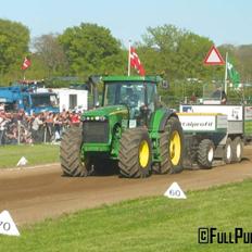 John Deere 8420