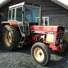 International Harvester 844 S