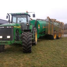 John Deere 8310