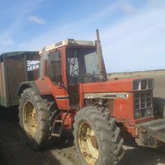 International Harvester 1056 XL