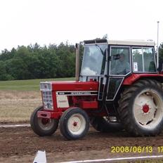 International Harvester 644 