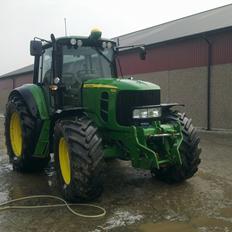 John Deere 6930