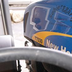 New Holland t7030