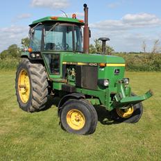 John Deere 4040