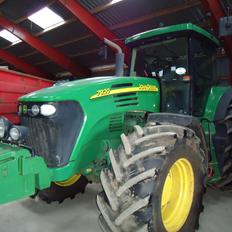 John Deere 7920