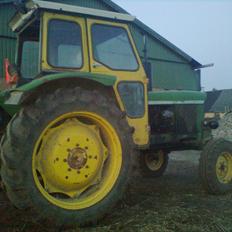 John Deere 2020