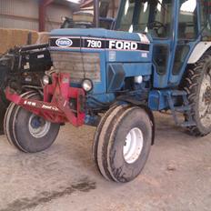 Ford 7910