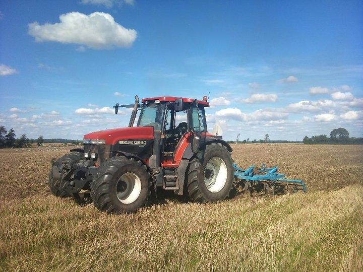 New Holland G240 - Ude med den 4 meter Lemken Stubharve. billede 6