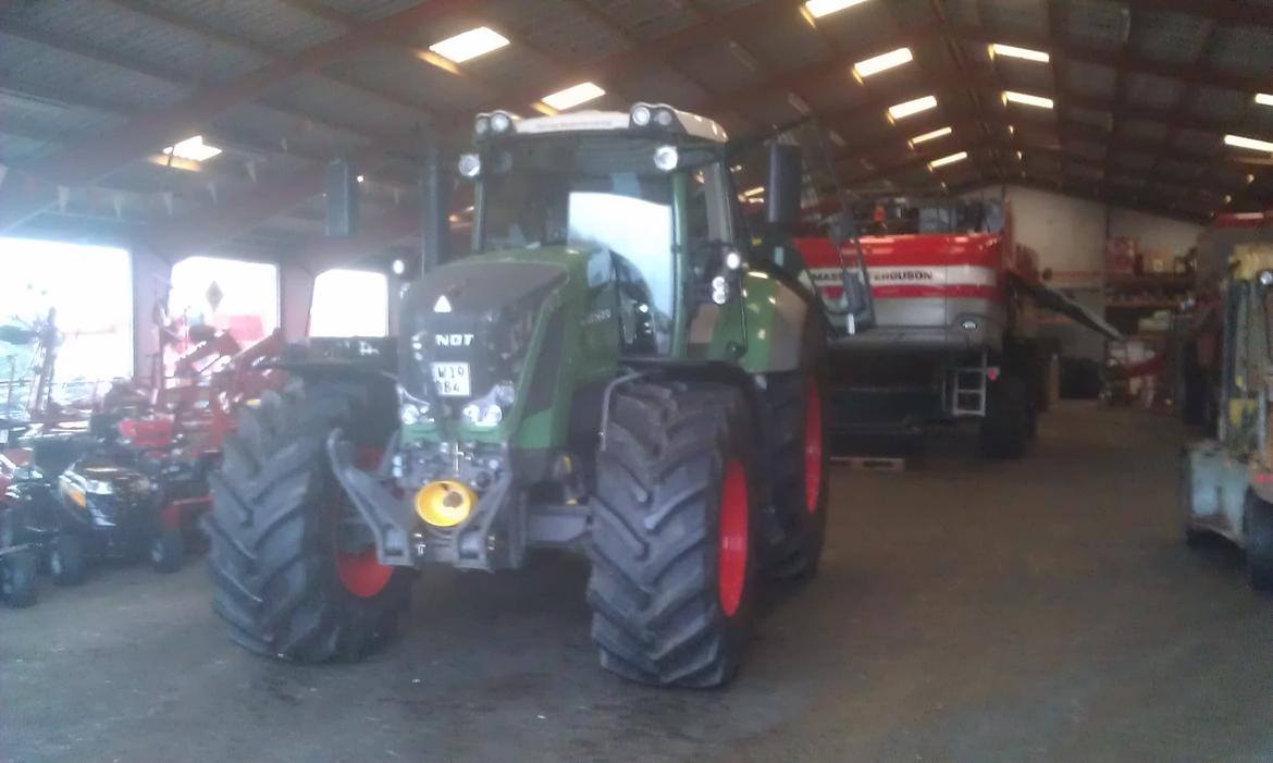 Fendt 828 vario tms profi plus - da vi hentet den ved strøvring maskin foratning købt som demo kørt 300 t  billede 5