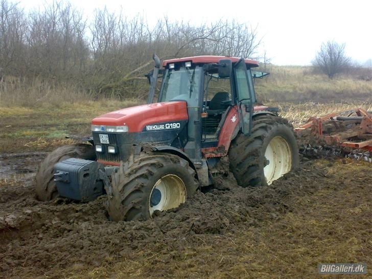 New Holland G190 - tja der var lidt blødt billede 5