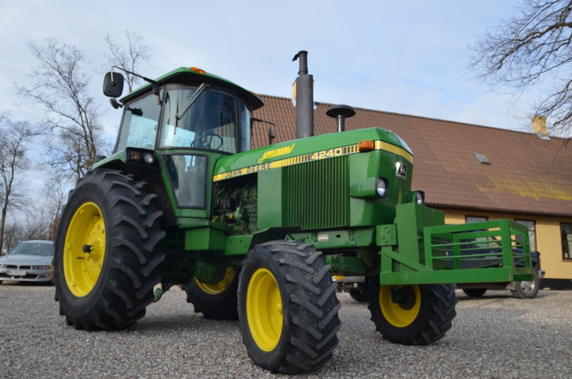 John Deere 4240 - Efter en kærlig hånd på værkstedet forud for 2012-sæsonen billede 8