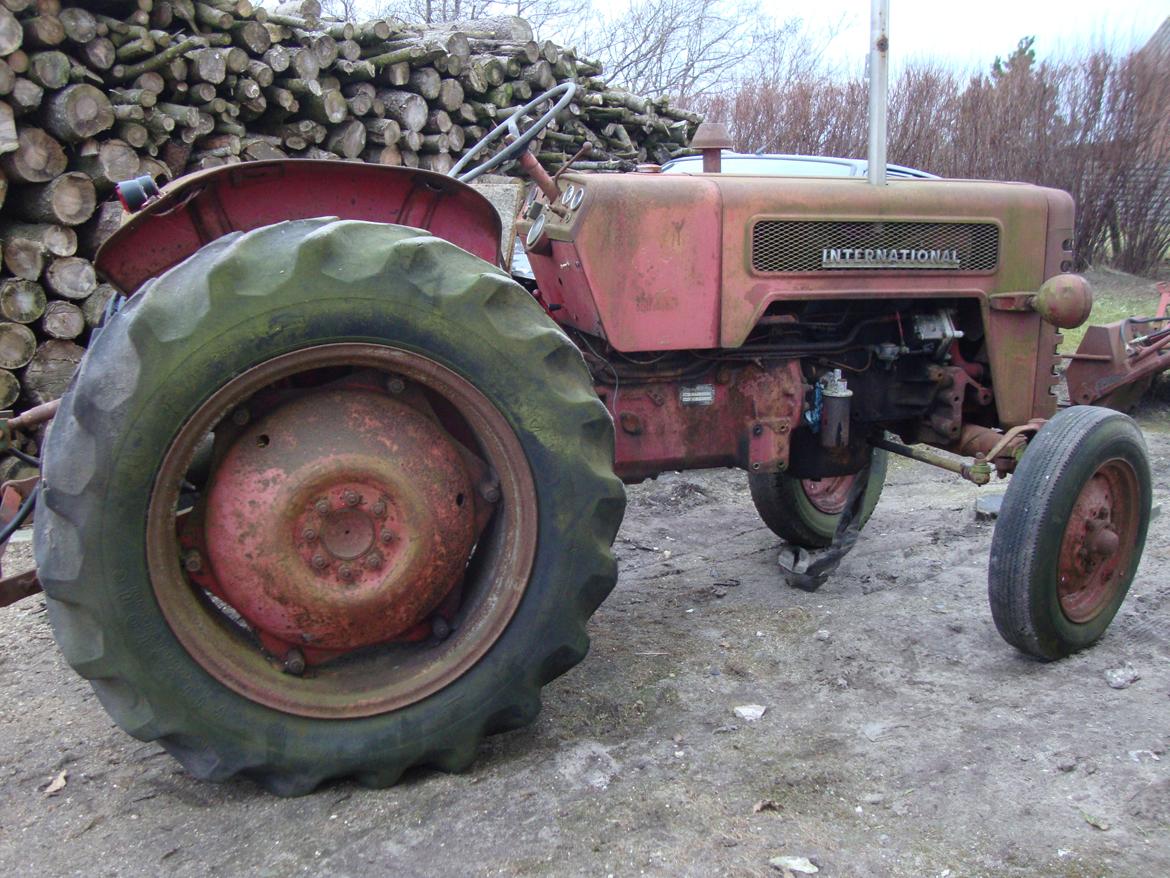 International Harvester 275B - Billeder Af Traktorer - Uploaded Af Bo P