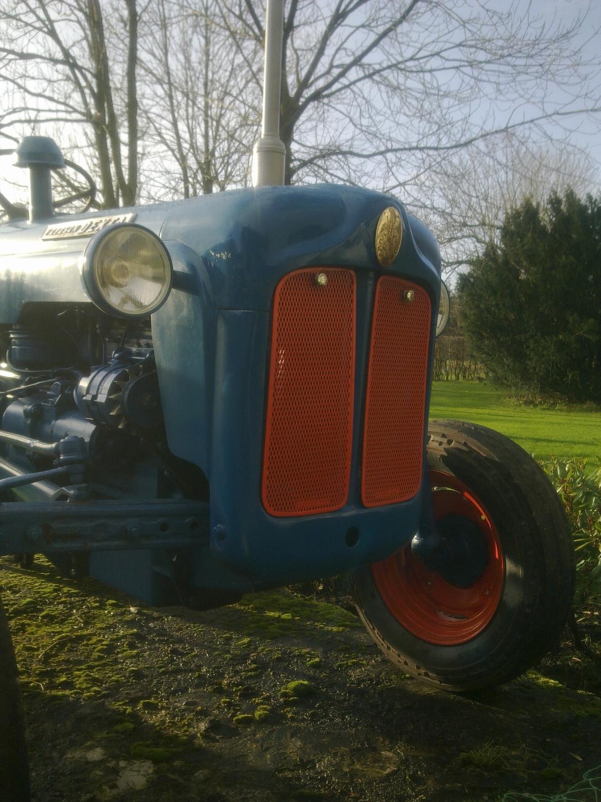 Fordson Dexta - Nyt Frontgitter billede 7