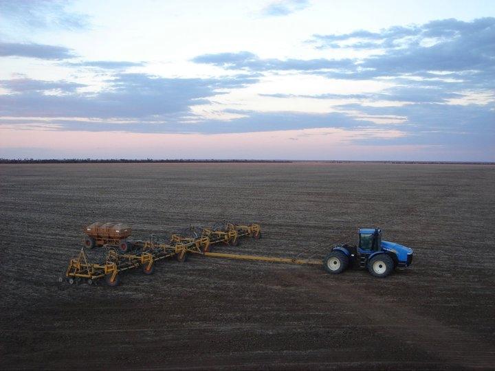 New Holland 9050 - Så er den mark på lidt over 700 ha sået (det tog ca 30 timer) billede 14