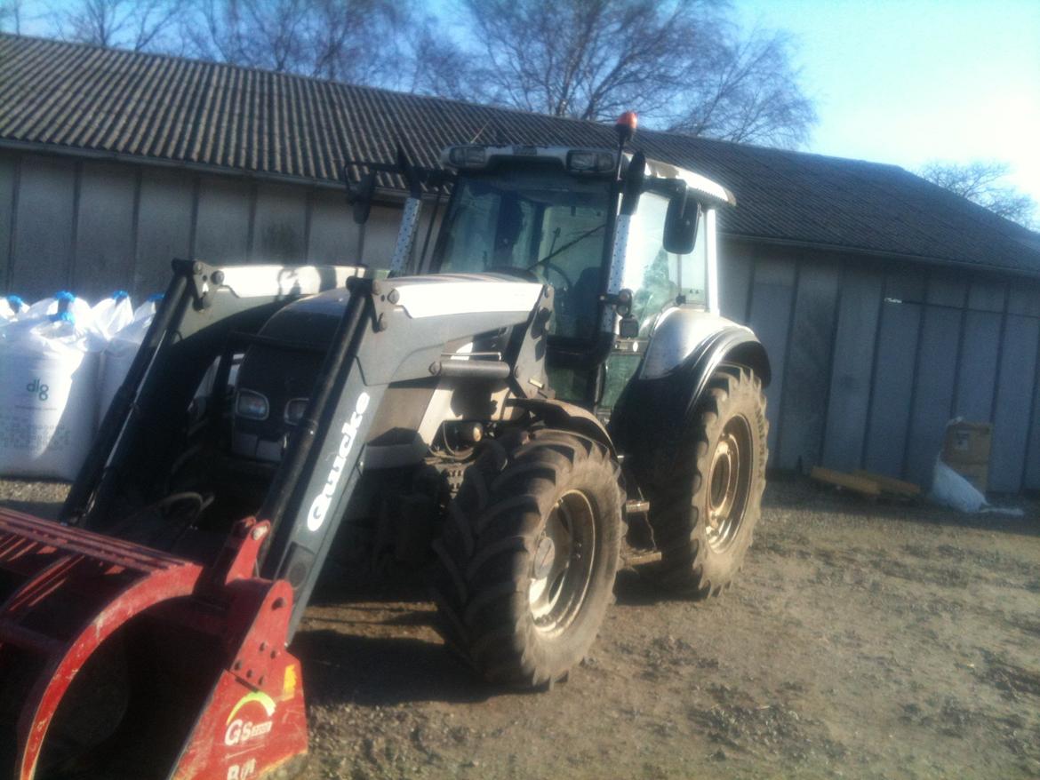 Valtra M 120 billede 1