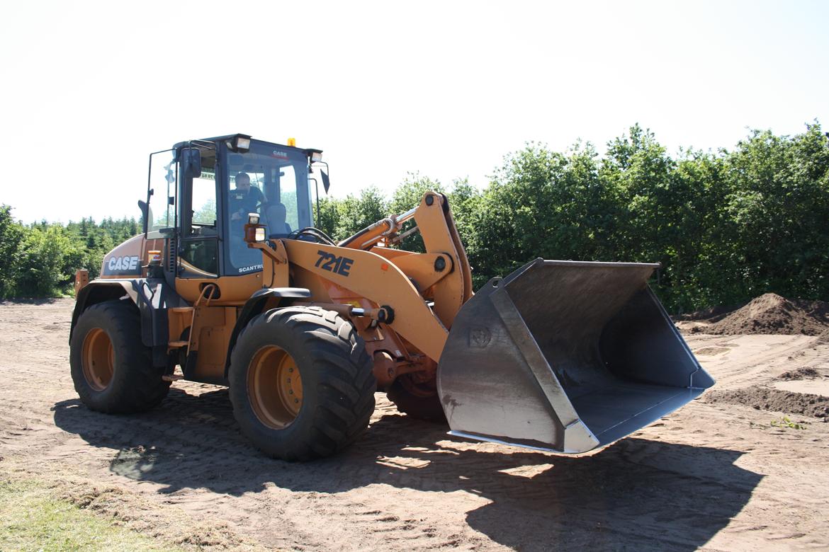 Case 721E - Udgravning til Ulbjerg skoles multibane 2010 billede 12