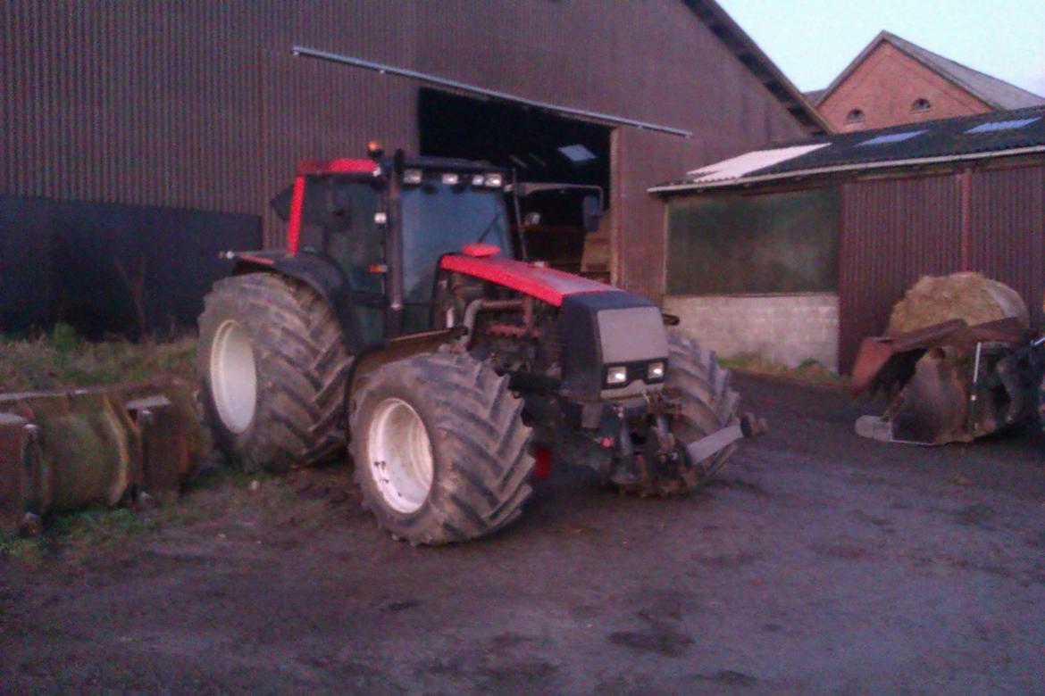 Valtra 8950 - Lige da vi havde fået den. Side plader er sidenhen blevet pudset op og motorhjelm omlakkeret. billede 2