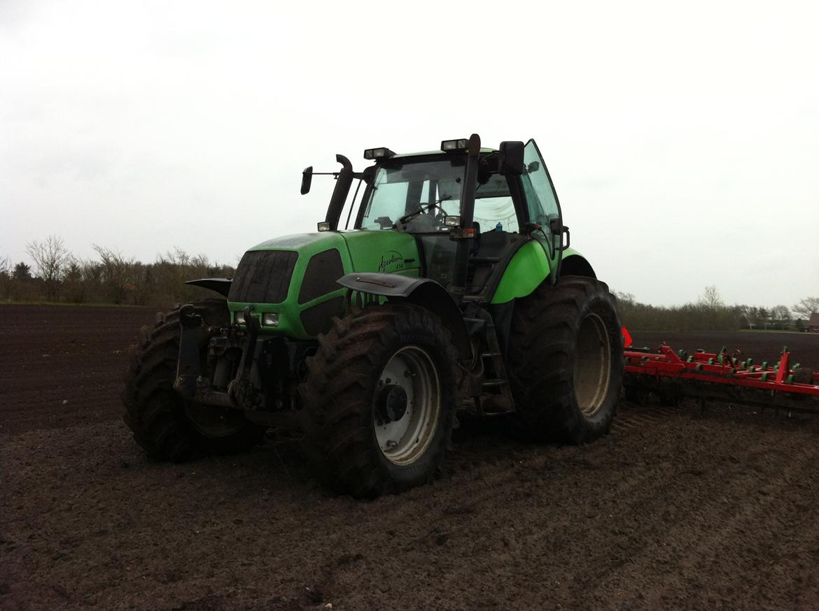 Deutz-Fahr Deutz Agrotron 230 billede 2