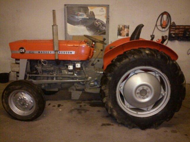 Massey Ferguson 135 billede 1