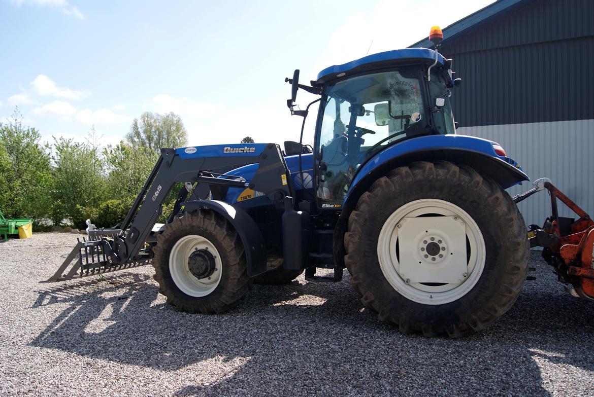 New Holland T6070 ELITE billede 2