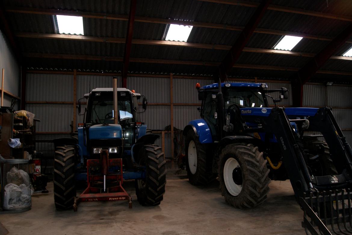 New Holland T6070 ELITE - Holder hved siden af farmand ;) billede 18