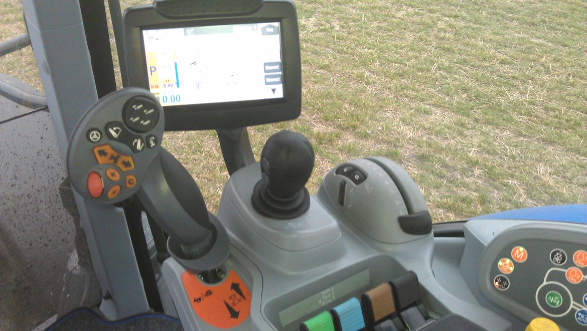 New Holland T7.210 Auto Command - nem og betjen billede 15