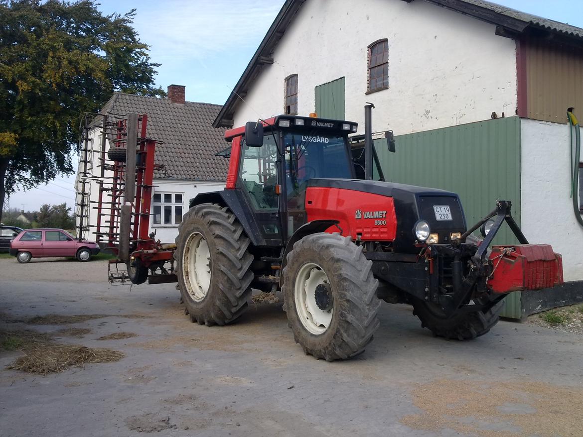 Valmet 8600 - Gør klar til at køre ud og harve. billede 5