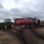 John Deere 8420