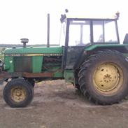 John Deere 3040