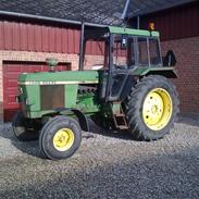 John Deere 3140