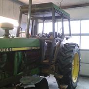 John Deere 3140
