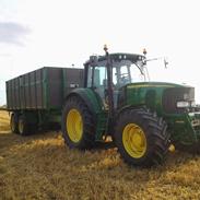 John Deere 6920