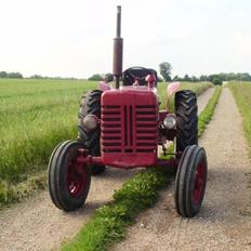 International Harvester B-275 "Solgt, savnet"